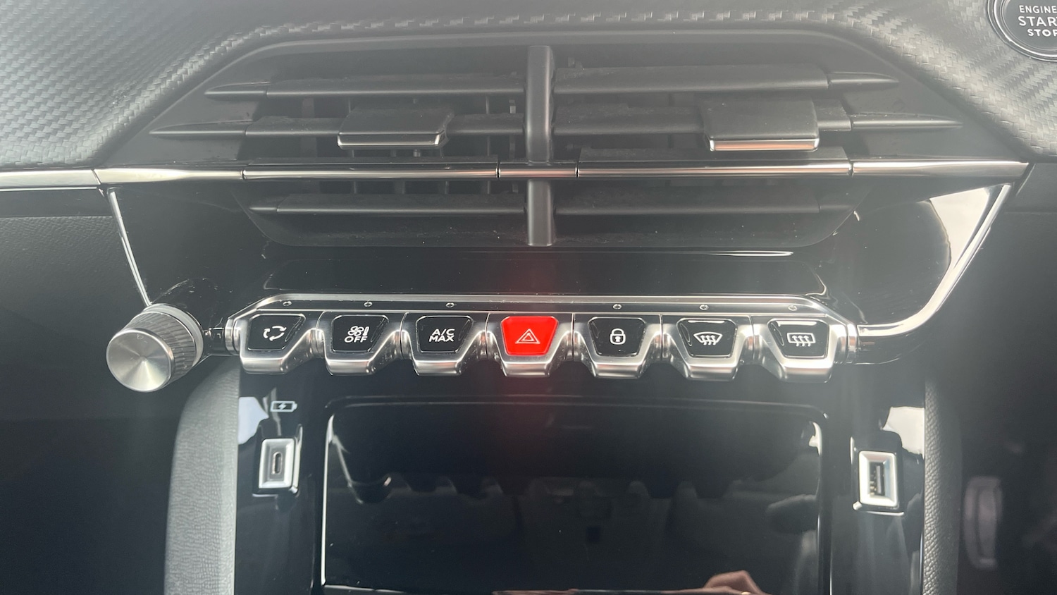 Used Peugeot 2008 2022 for sale - 76653073: Photo 34