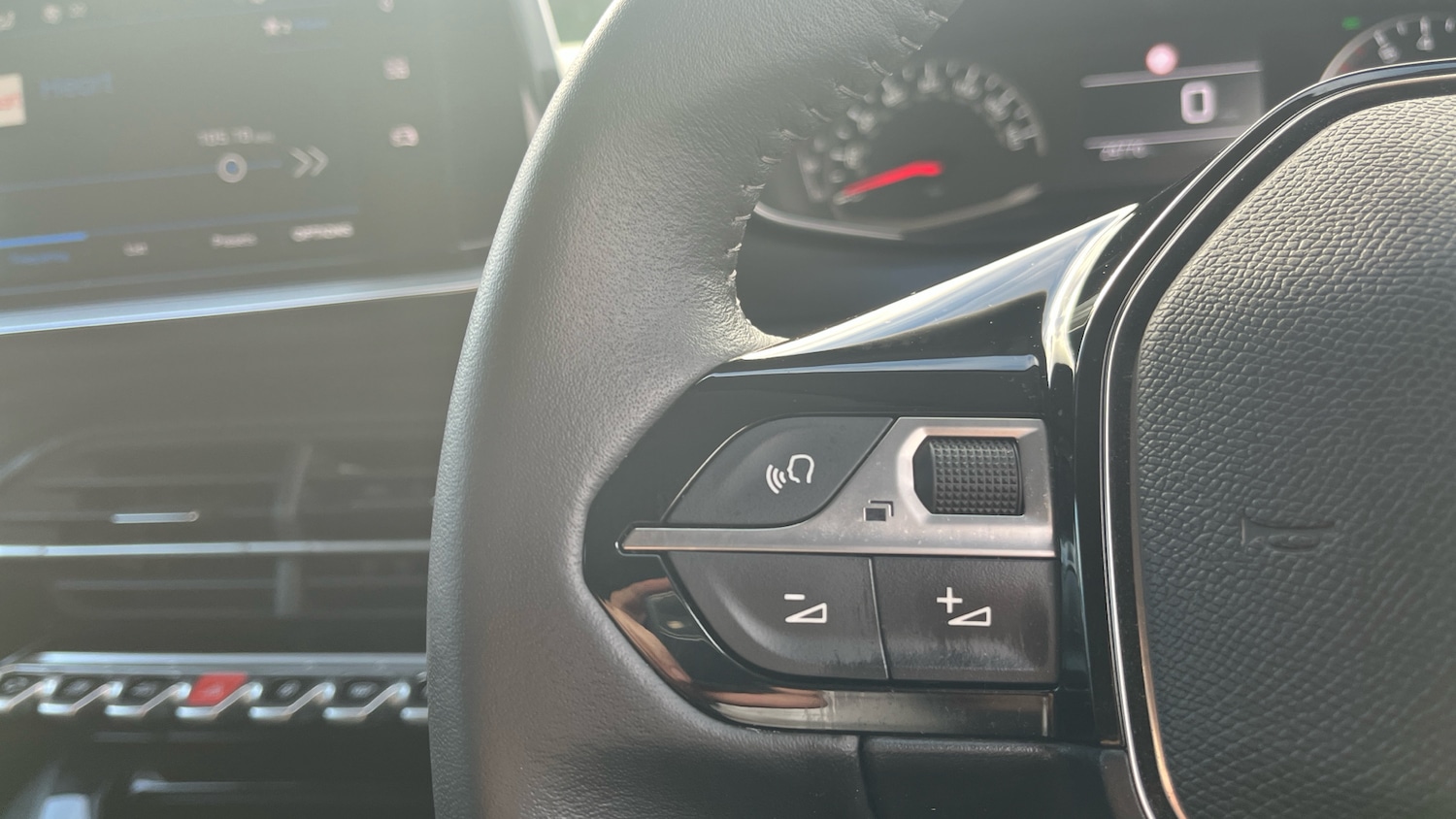 Used Peugeot 208 2023 for sale - 76709986: Photo 21