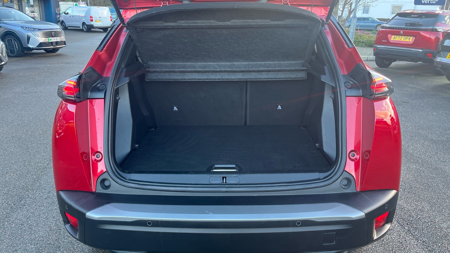 Used Peugeot 2008 2024 for sale - 76736392: Photo 4