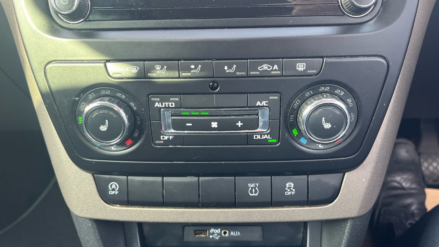 Vehicle 28
