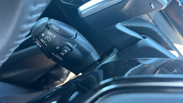 Used Peugeot 2008 2023 for sale - 75982375: Photo 25