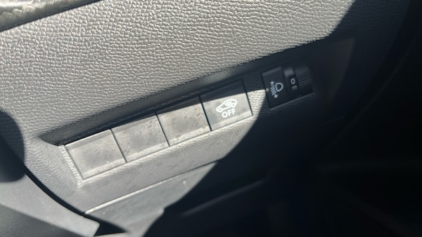 Used Peugeot 2008 2023 for sale - 75982375: Photo 26