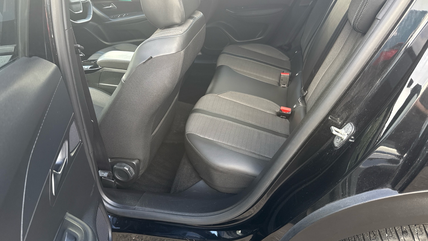 Used Peugeot 2008 2023 for sale - 76391629: Photo 16