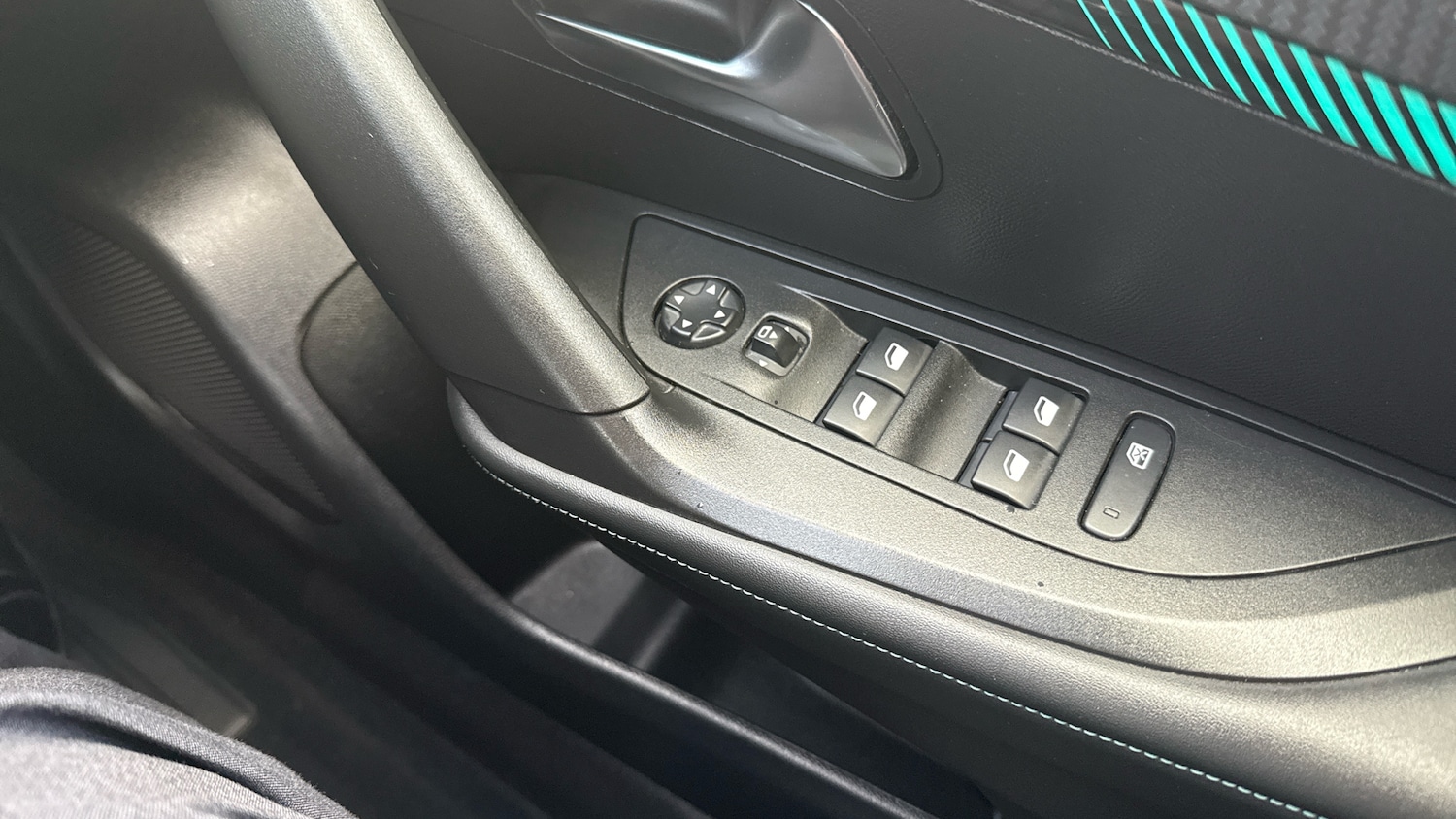 Used Peugeot 2008 2023 for sale - 76391629: Photo 31