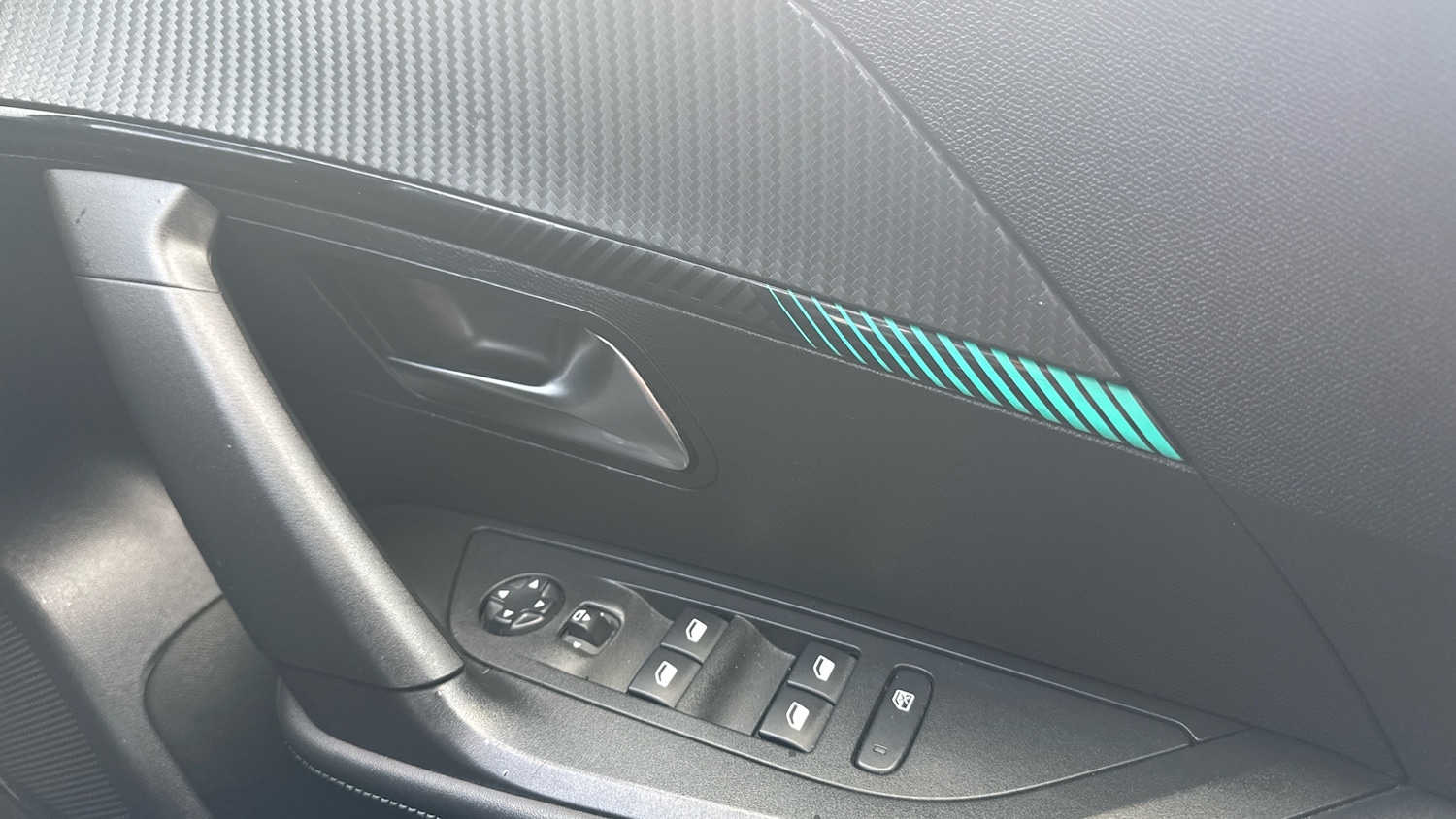 Used Peugeot 2008 2023 for sale - 76391629: Photo 32