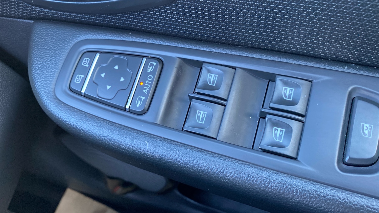 Used Renault Clio 2018 for sale - 76719969: Photo 24