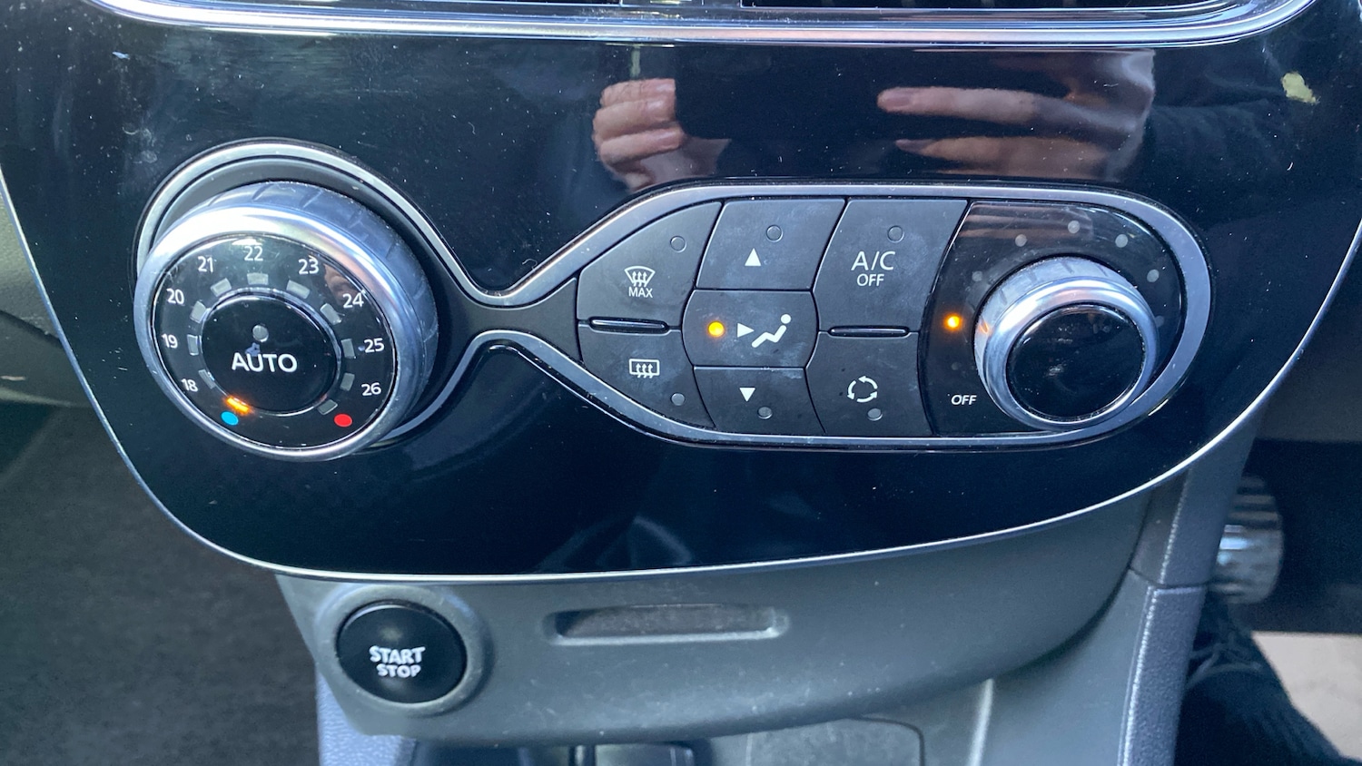 Used Renault Clio 2018 for sale - 76719969: Photo 26