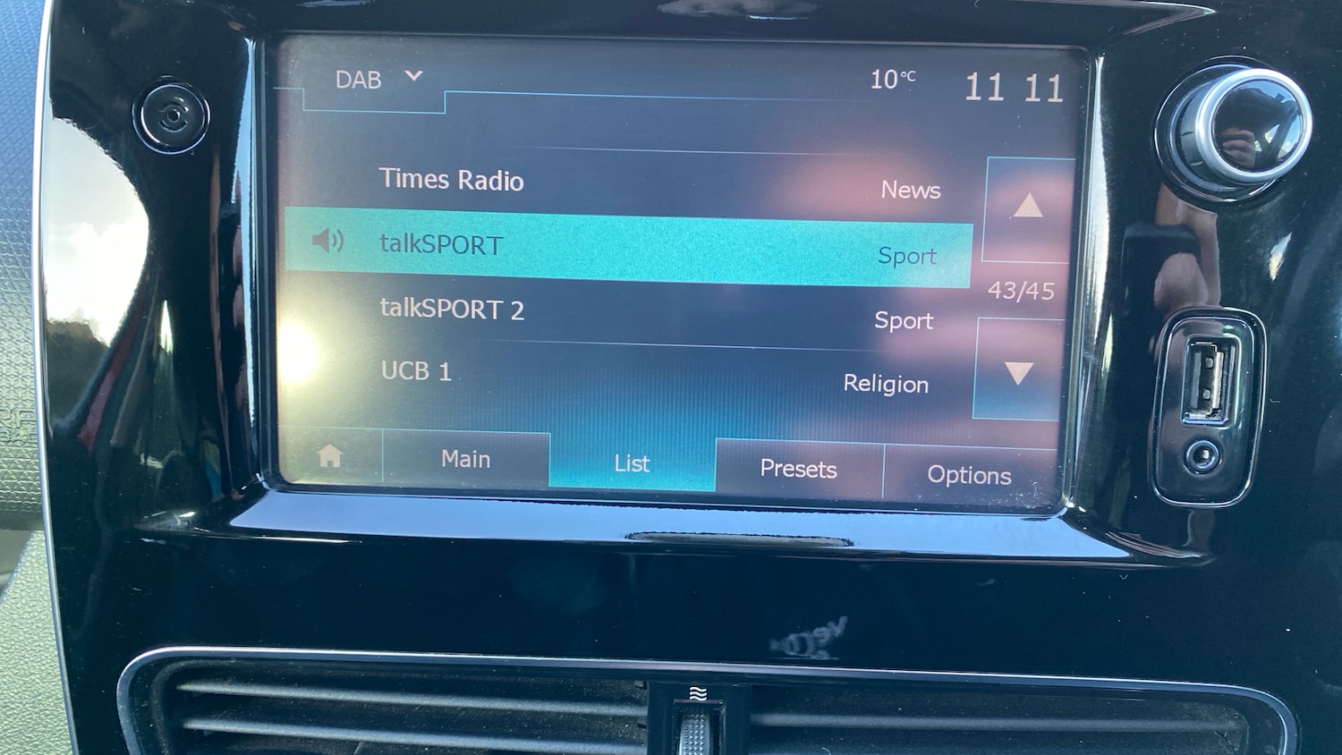 Used Renault Clio 2018 for sale - 76719969: Photo 30