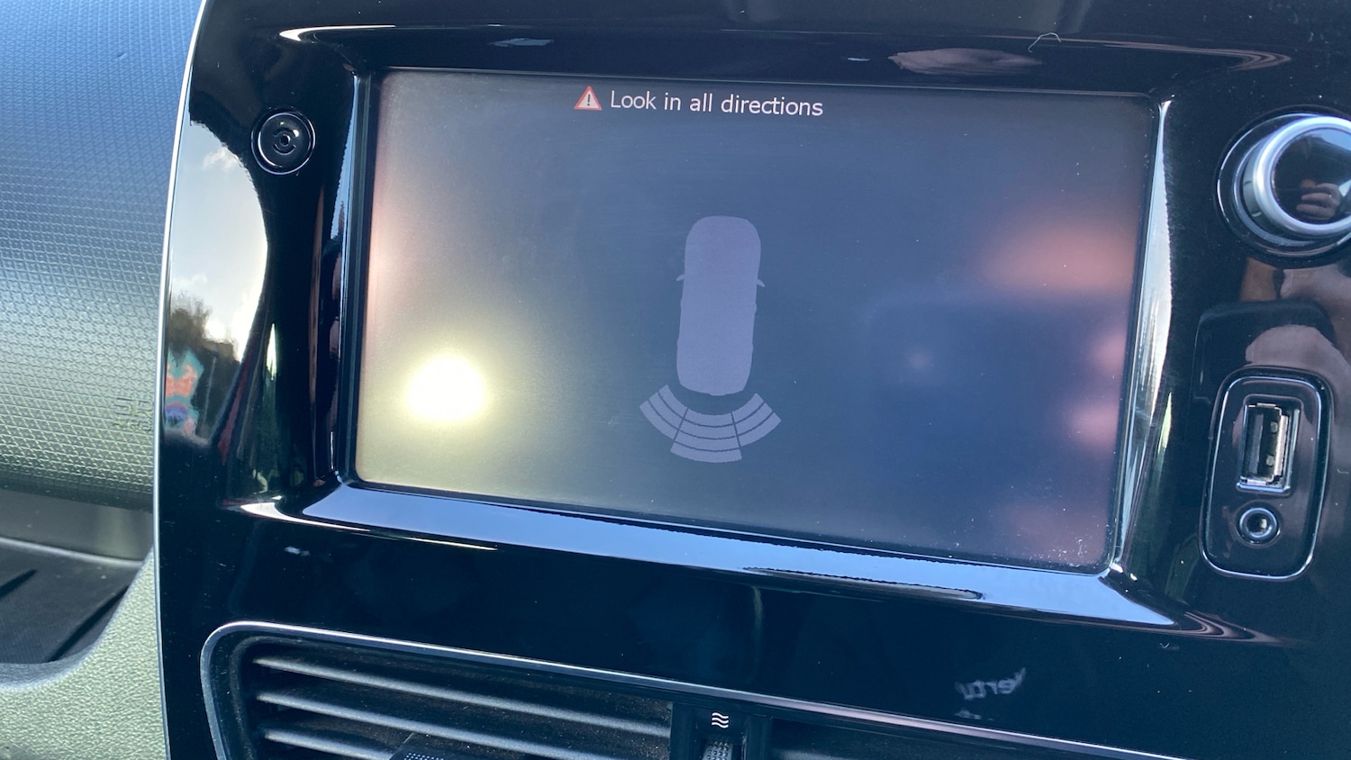 Used Renault Clio 2018 for sale - 76719969: Photo 34