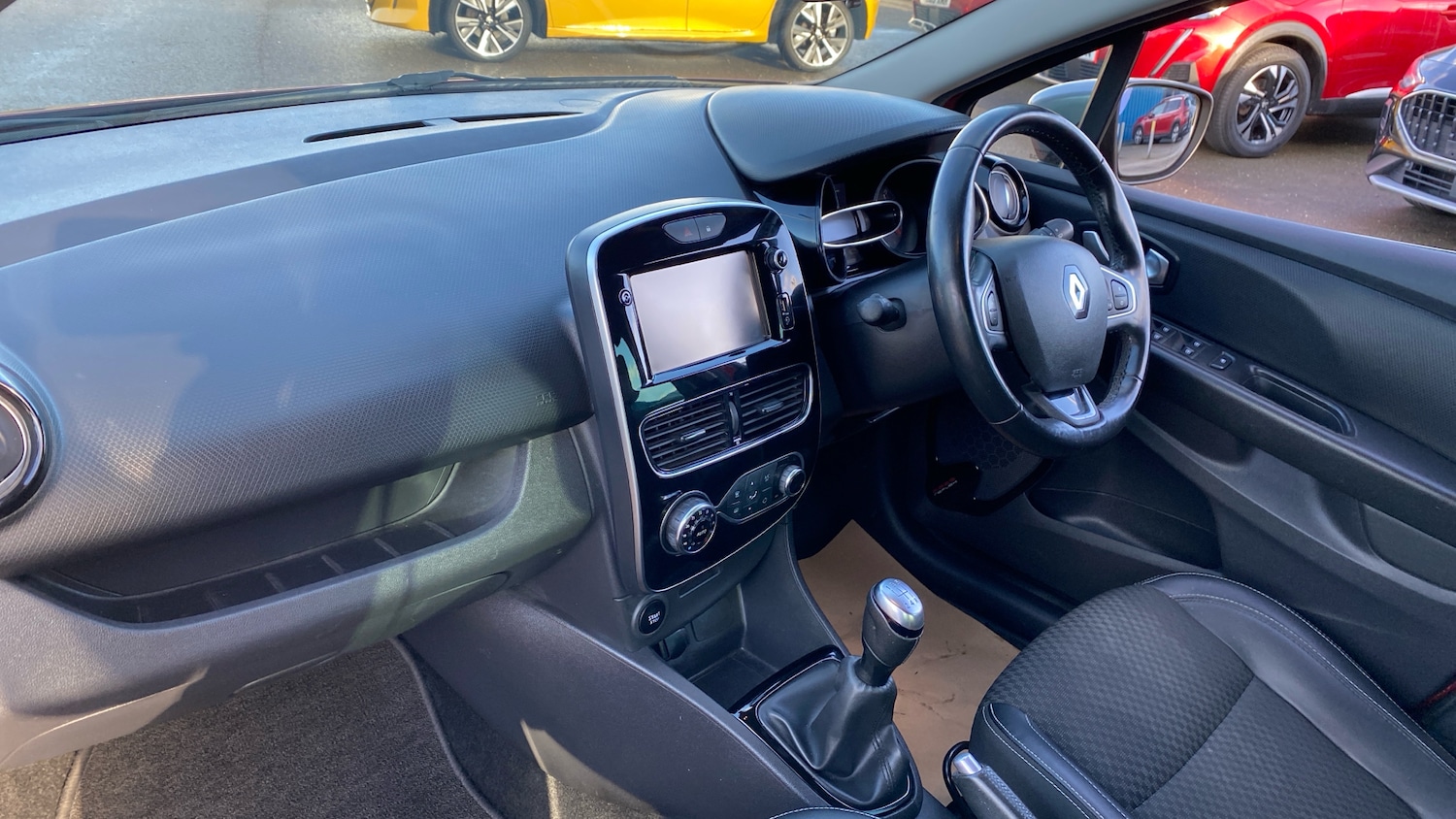 Used Renault Clio 2018 for sale - 76719969: Photo 9