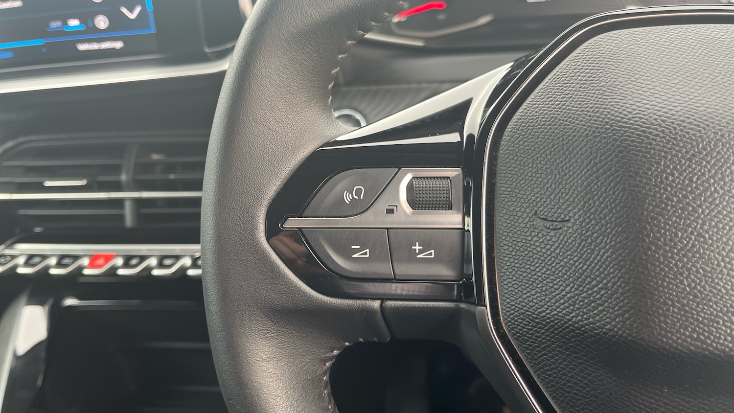 Used Peugeot 208 2022 for sale - 76570906: Photo 21