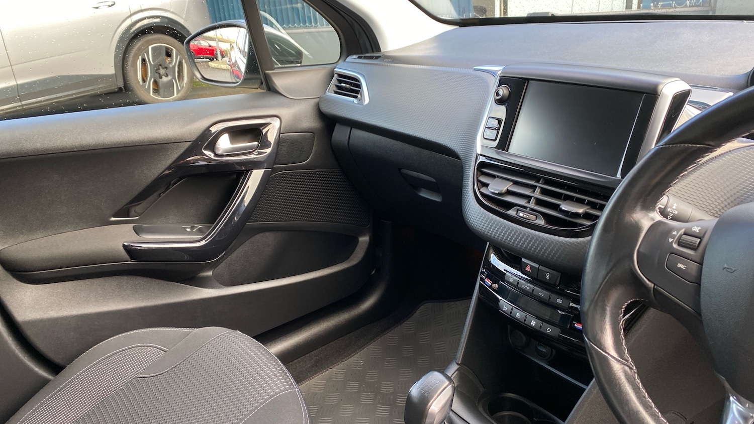 Used Peugeot 208 2019 for sale - 76738655: Photo 14