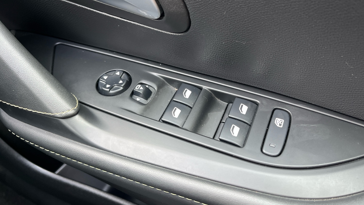 Used Peugeot 208 2020 for sale - 76568440: Photo 21