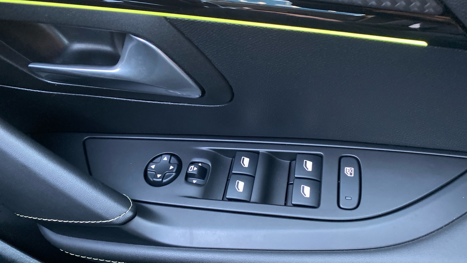 Used Peugeot 208 2020 for sale - 76570900: Photo 28