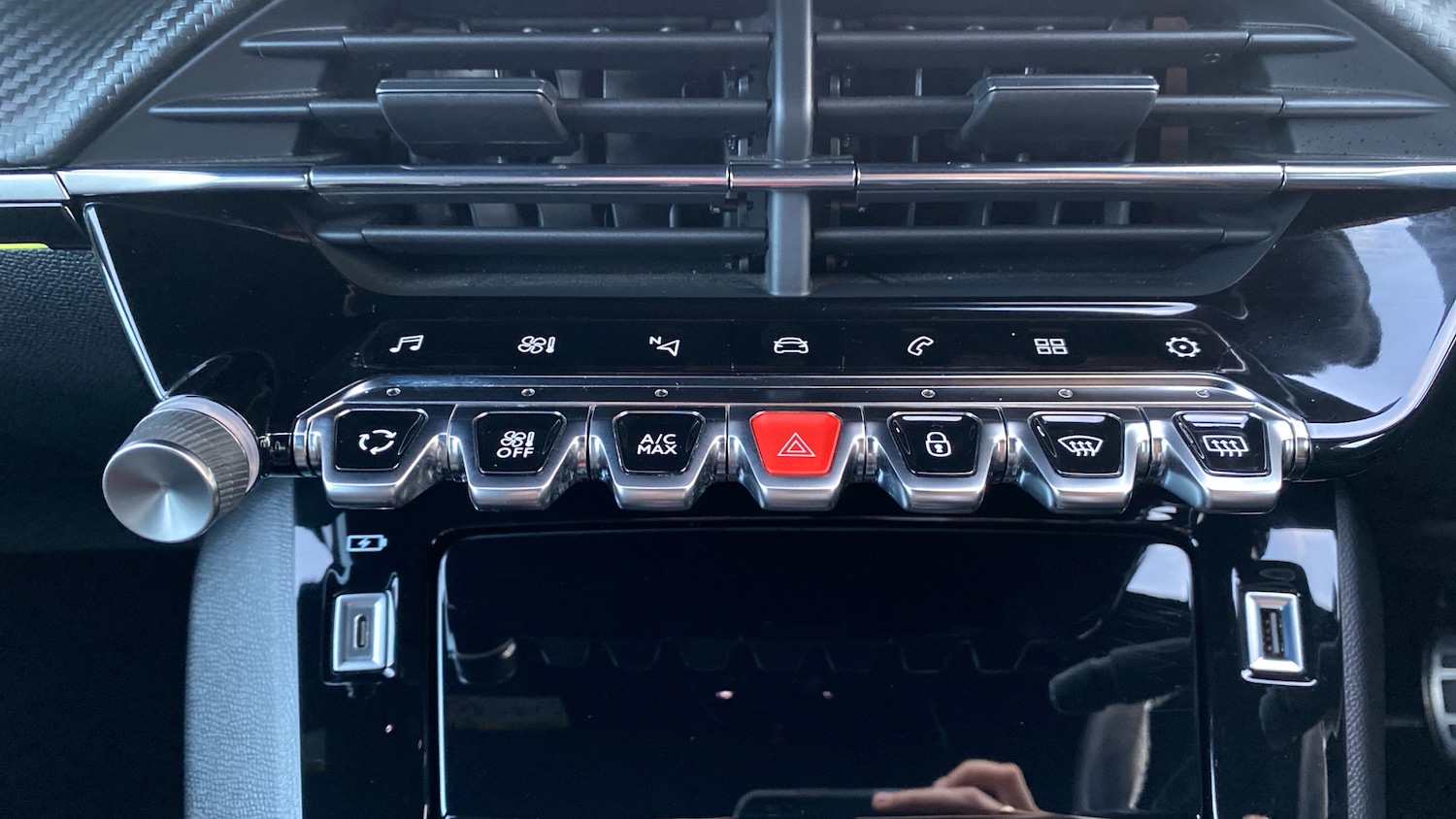 Used Peugeot 208 2020 for sale - 76570900: Photo 35