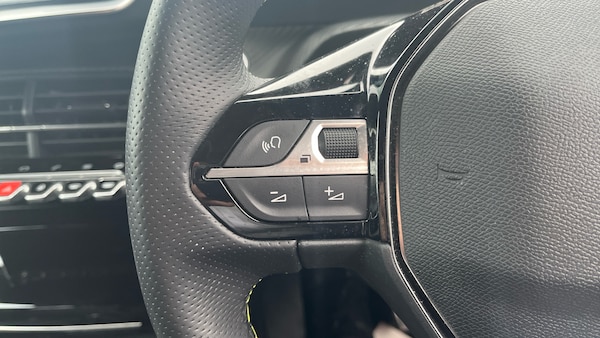 Used Peugeot 2008 2022 for sale - 76233037: Photo 21