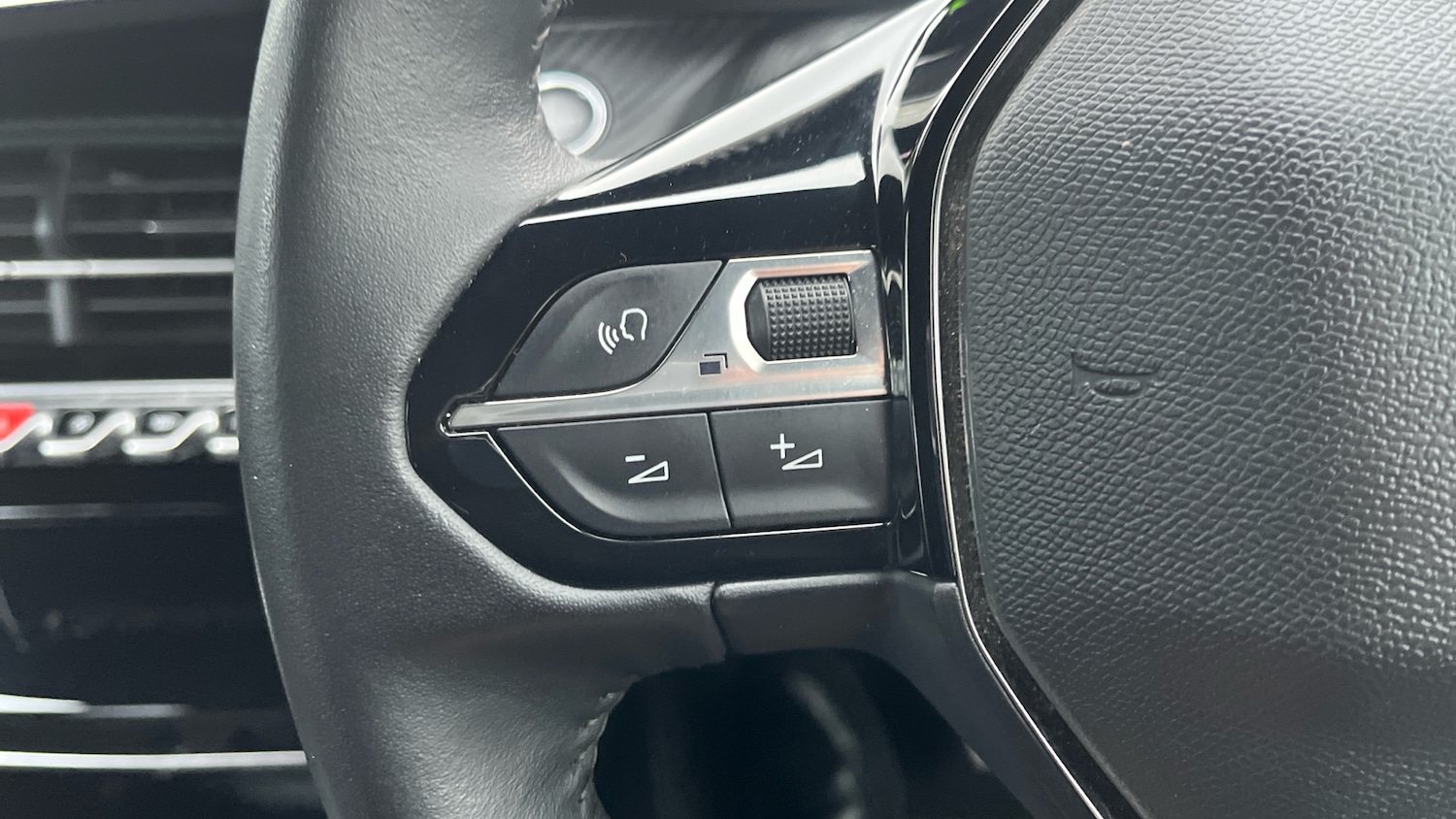 Used Peugeot 2008 2023 for sale - 76859051: Photo 21