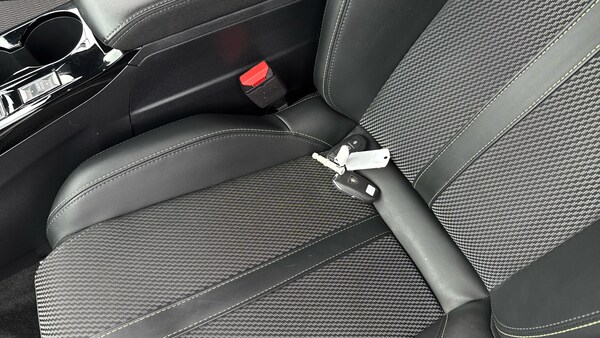 Used Peugeot 2008 2023 for sale - 76222126: Photo 20