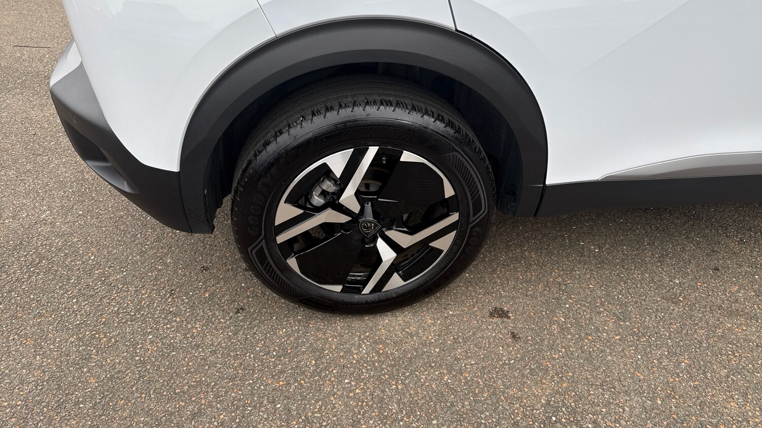 Used Peugeot 2008 2023 for sale - 76222126: Photo 29