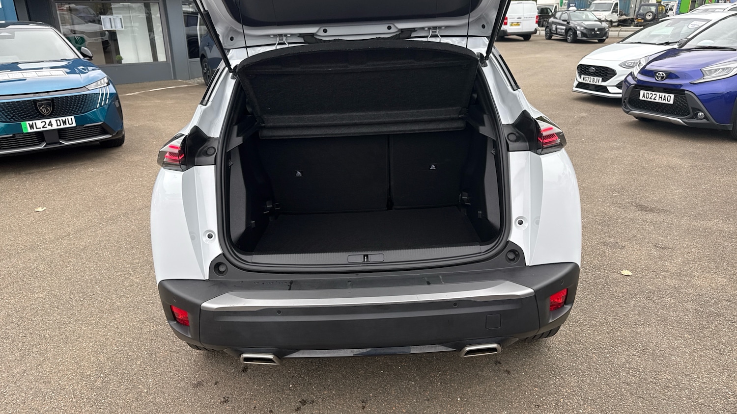 Used Peugeot 2008 2023 for sale - 76222126: Photo 4