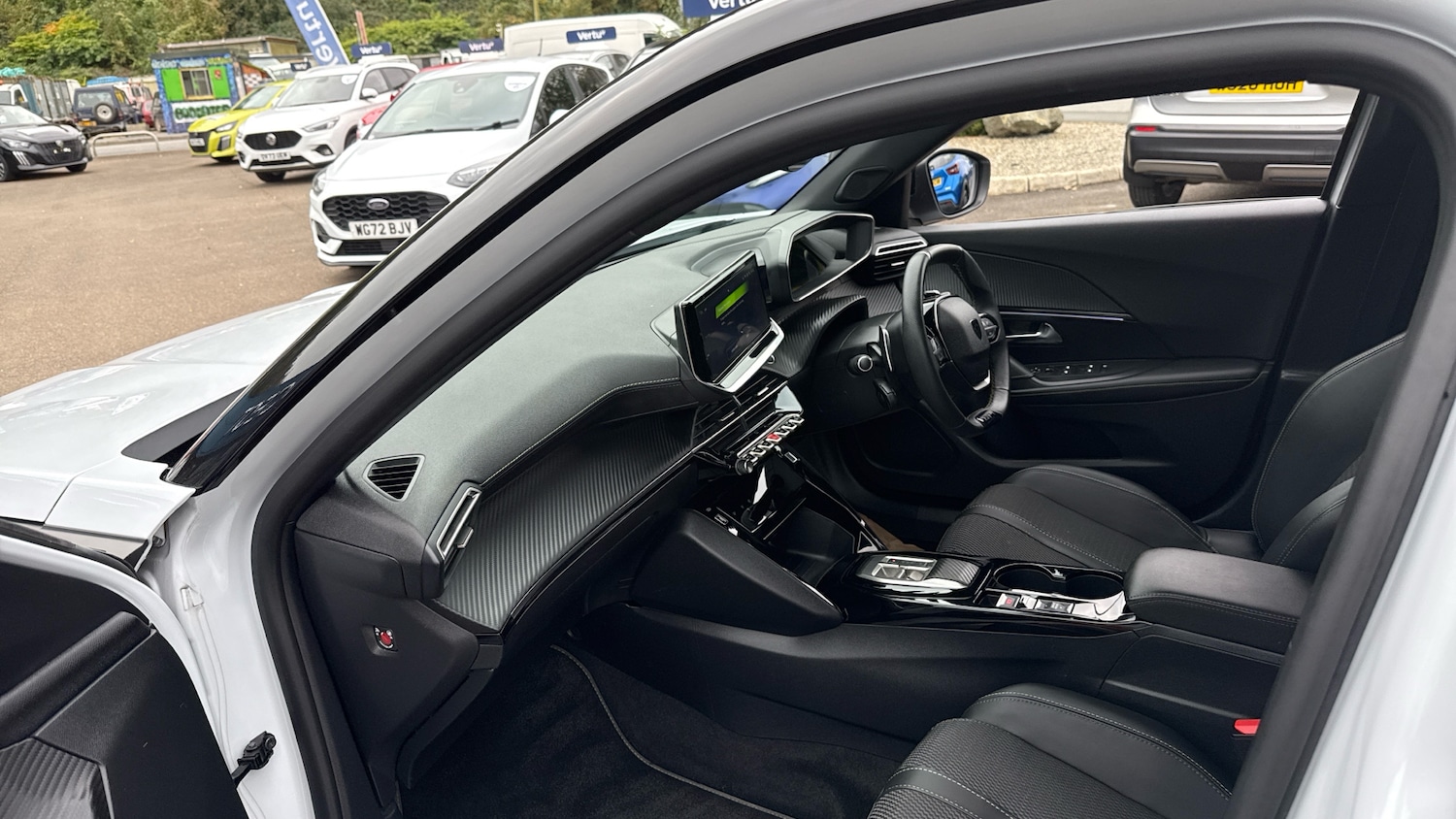 Used Peugeot 2008 2023 for sale - 76222126: Photo 9