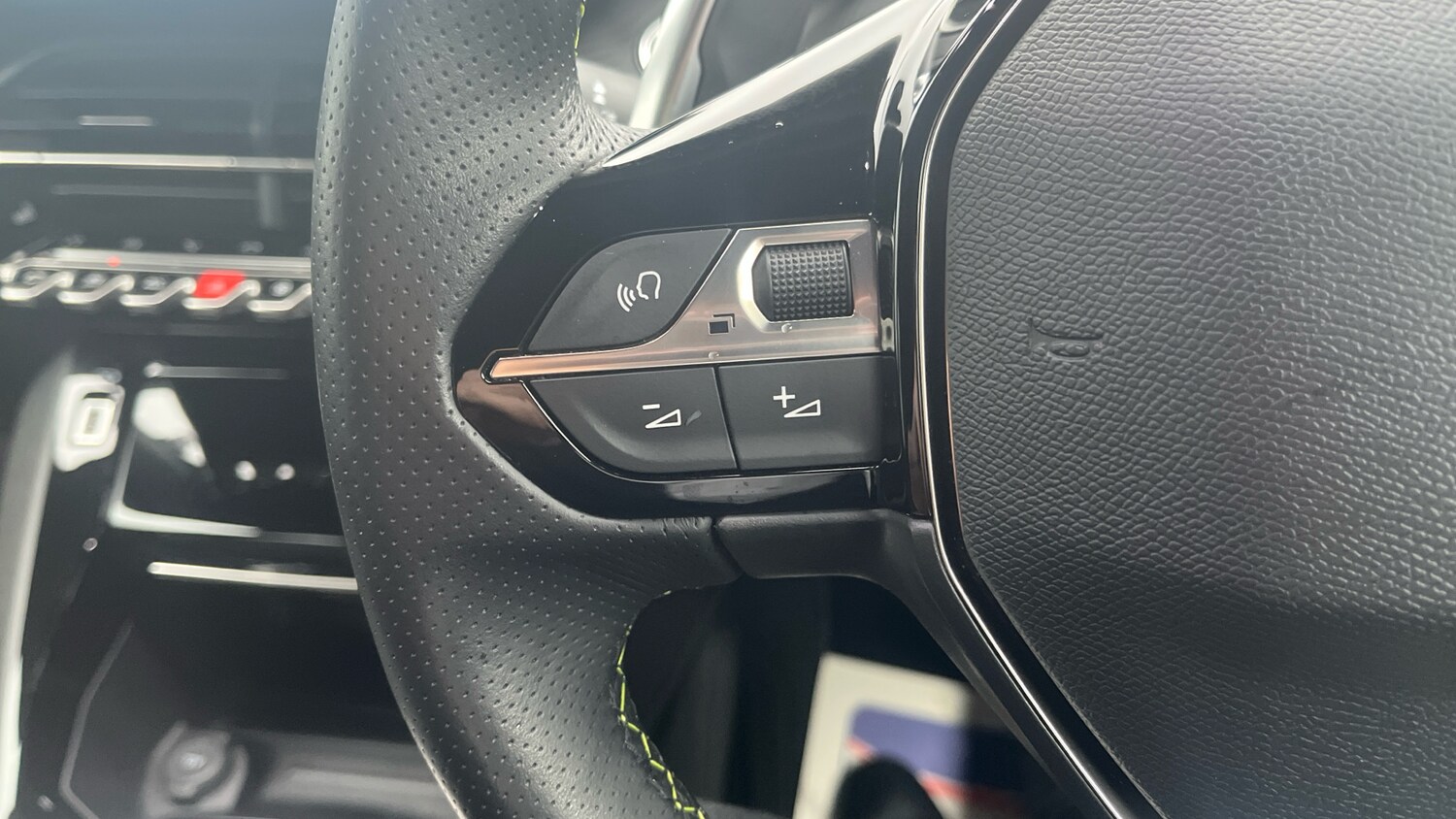 Used Peugeot 2008 2022 for sale - 76492093: Photo 21