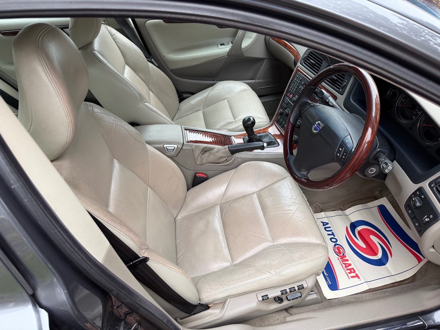 Used Volvo V70 2004 for sale - 76882160: Photo 17