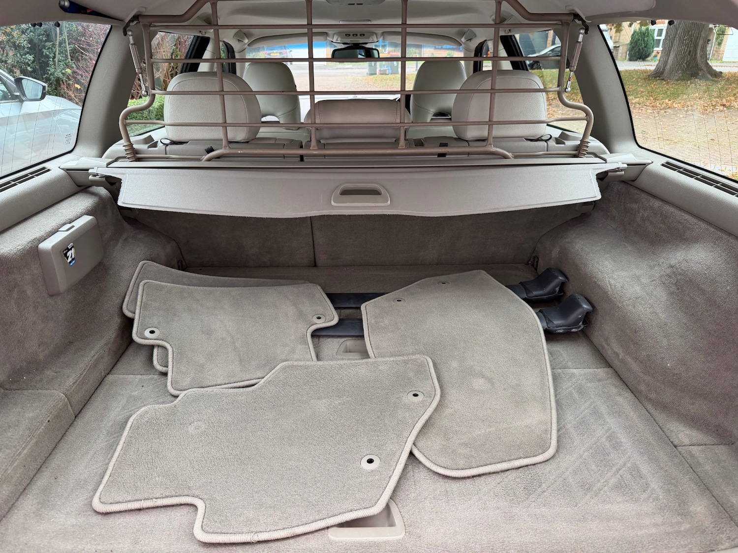 Used Volvo V70 2004 for sale - 76882160: Photo 21