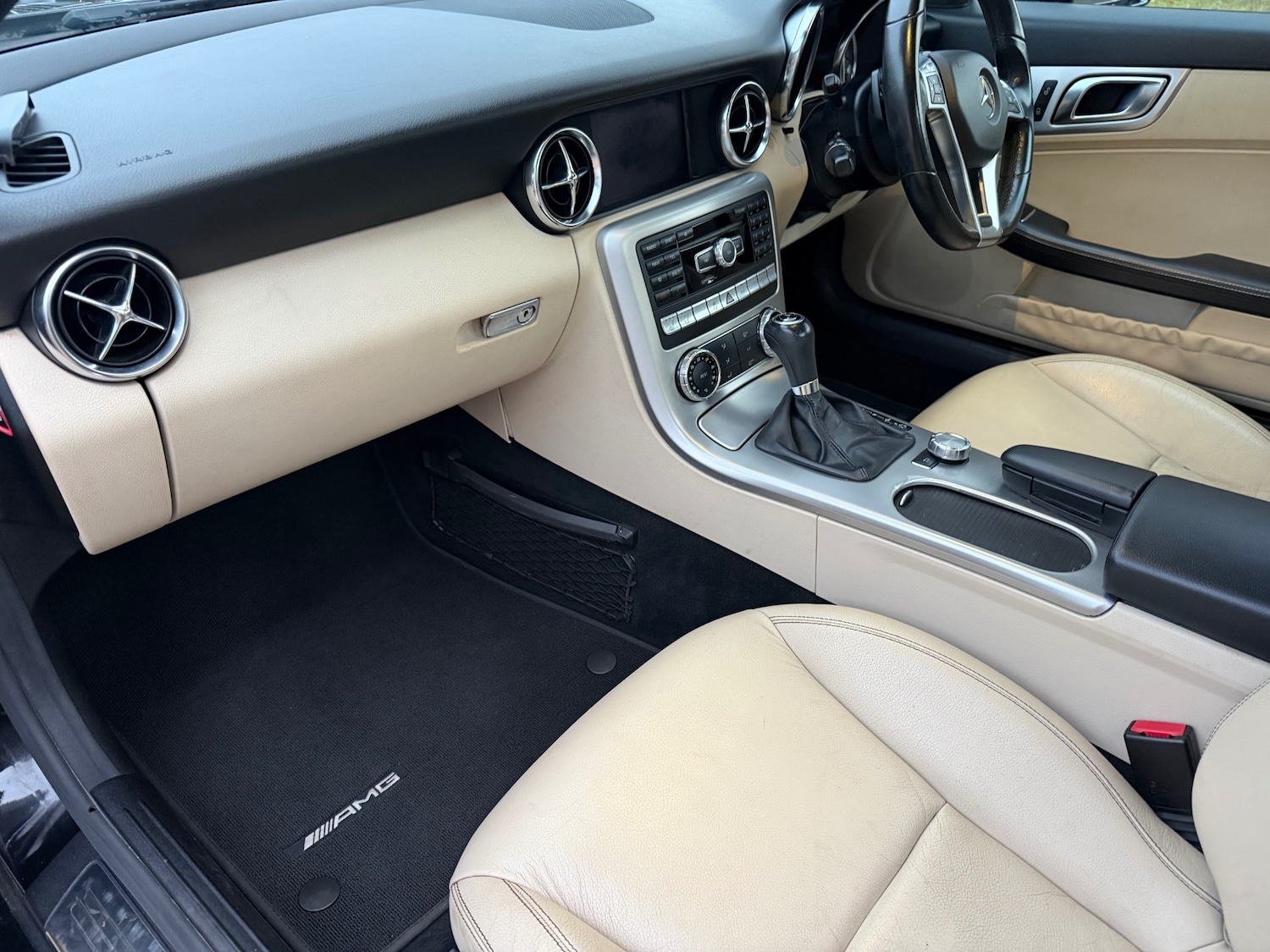 Used Mercedes-Benz SLK 2011 for sale - 76862831: Photo 16