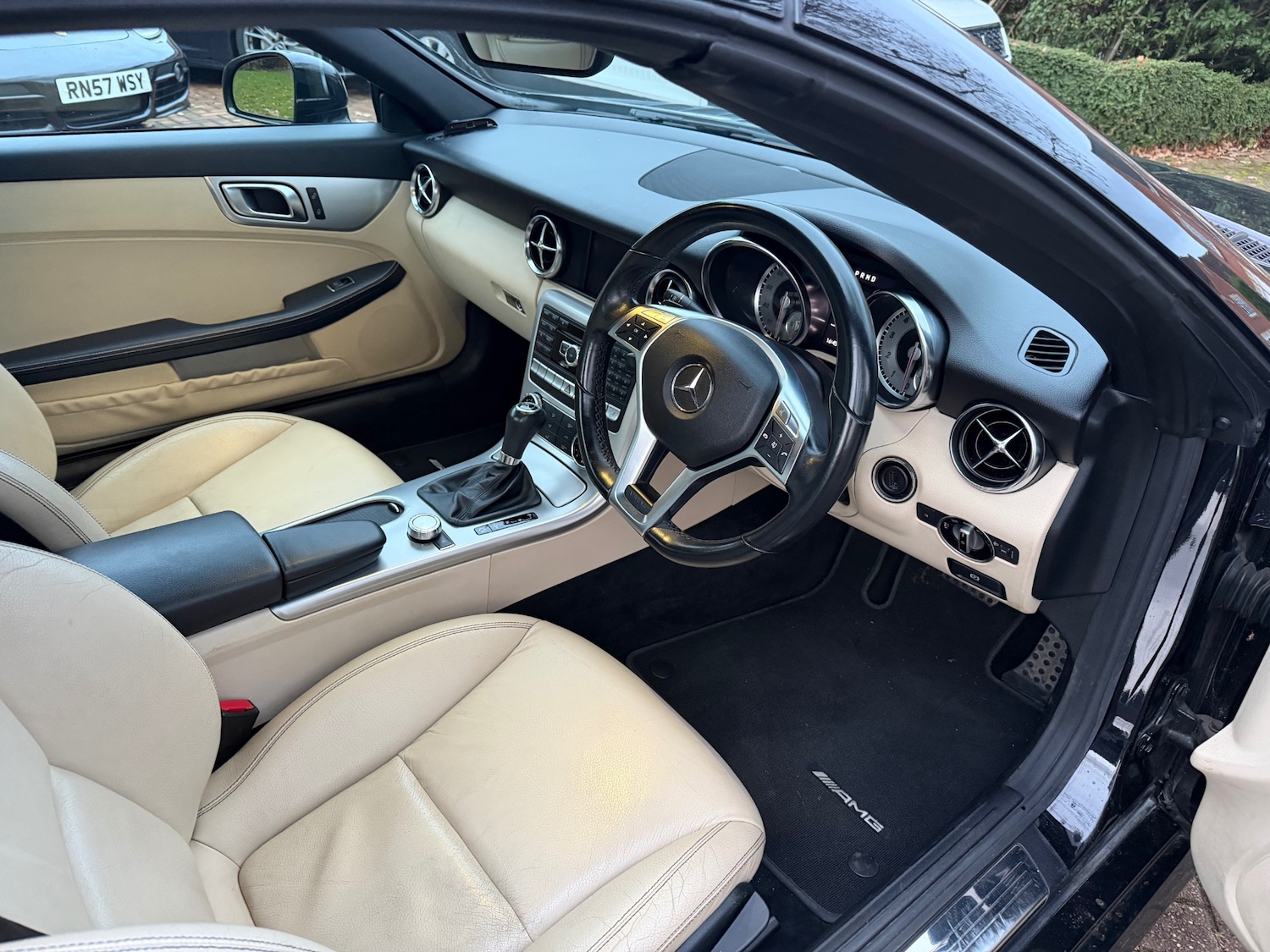 Used Mercedes-Benz SLK 2011 for sale - 76862831: Photo 18