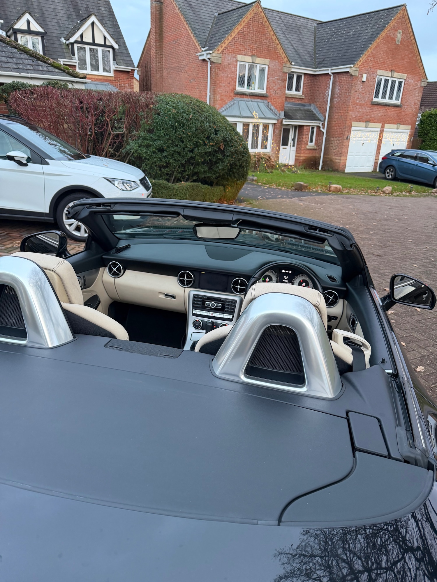 Used Mercedes-Benz SLK 2011 for sale - 76862831: Photo 26