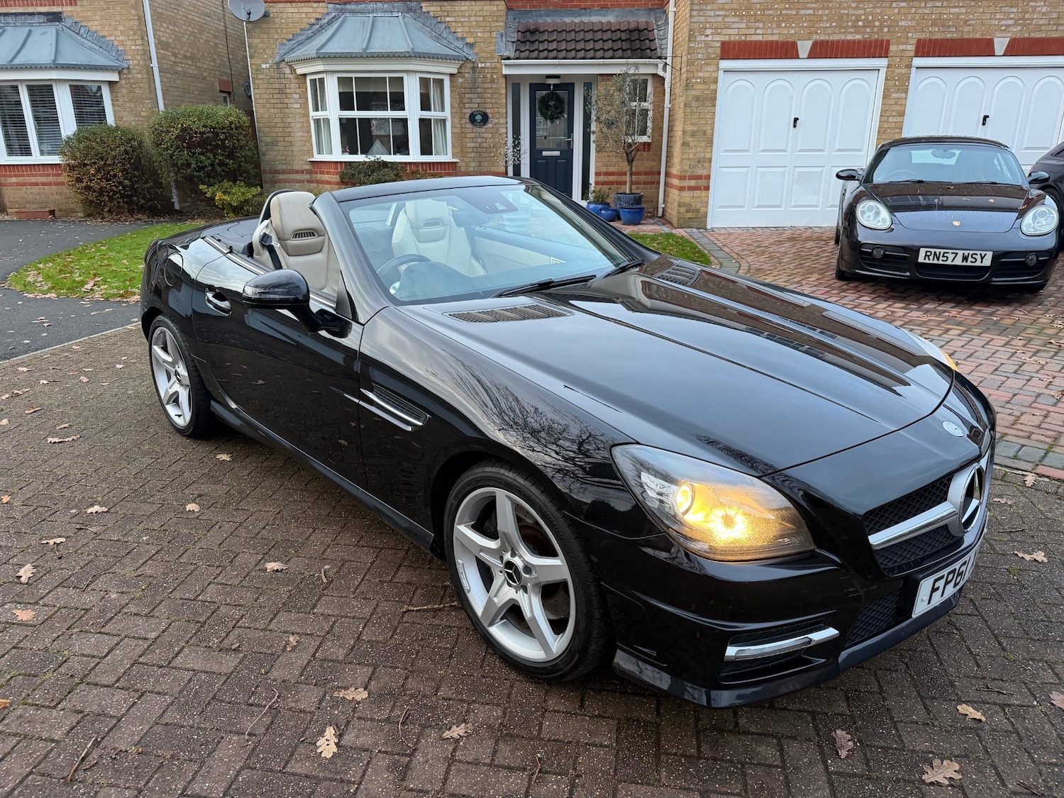 Used Mercedes-Benz SLK 2011 for sale - 76862831: Photo 30