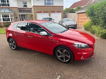 Used Volvo V40 2014 for sale - 75286001: Photo