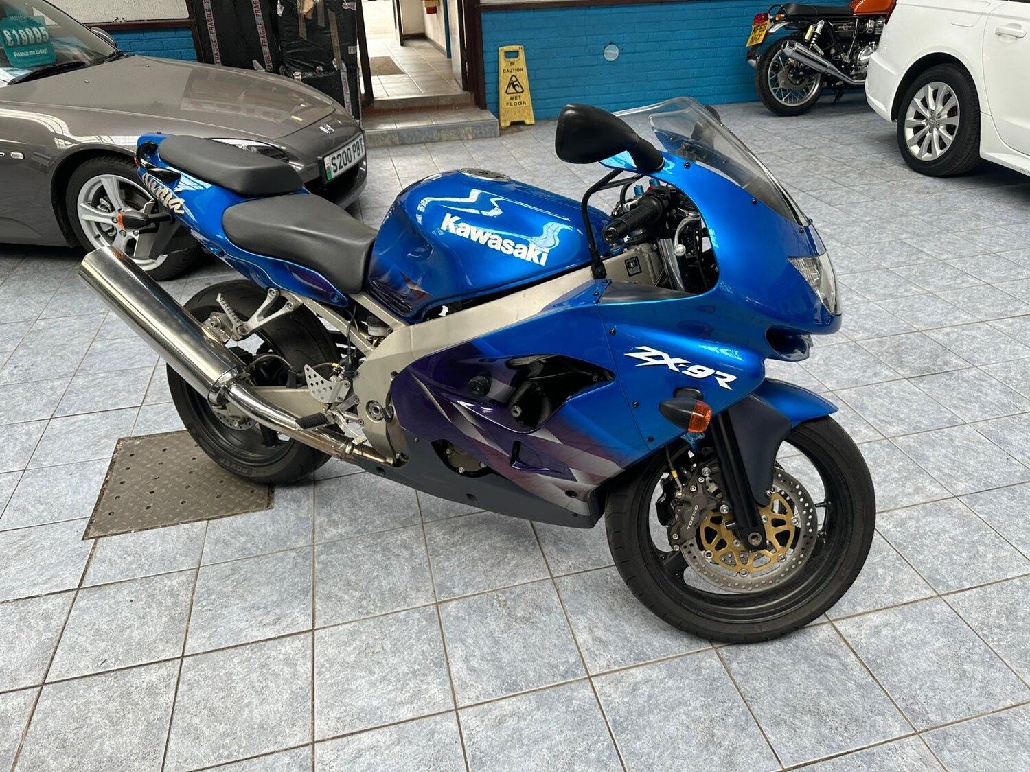Kawasaki NINJA ZX 9