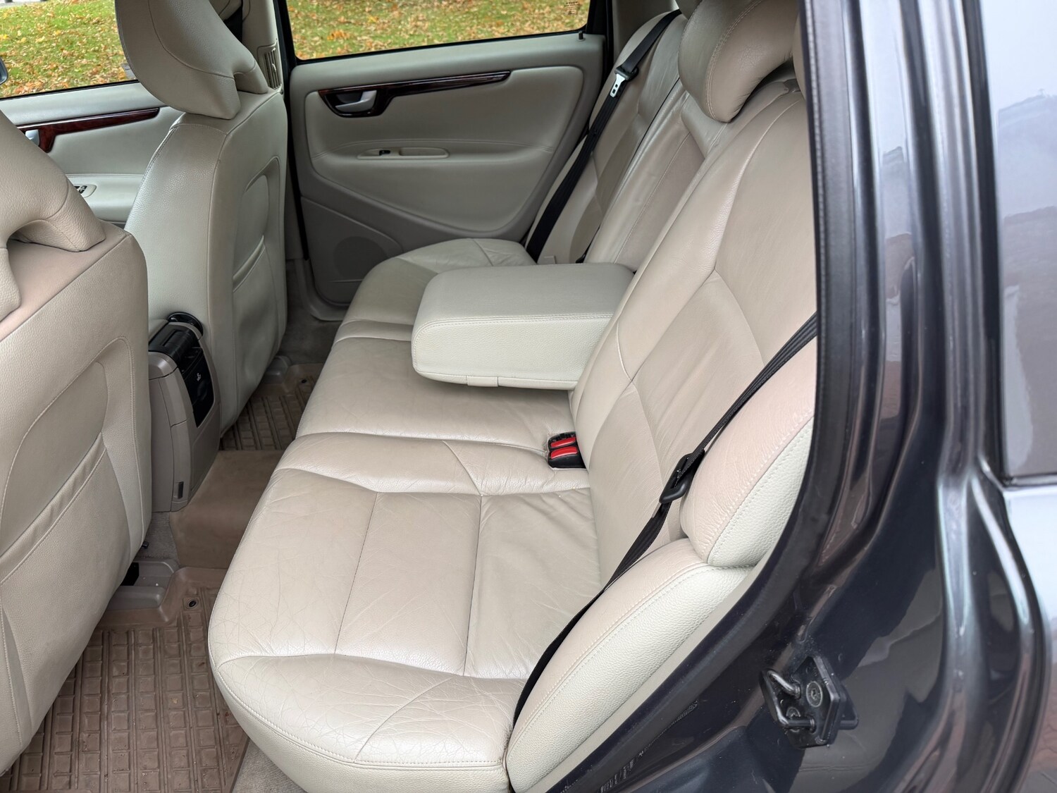 Used Volvo V70 2004 for sale - 76352303: Photo 11