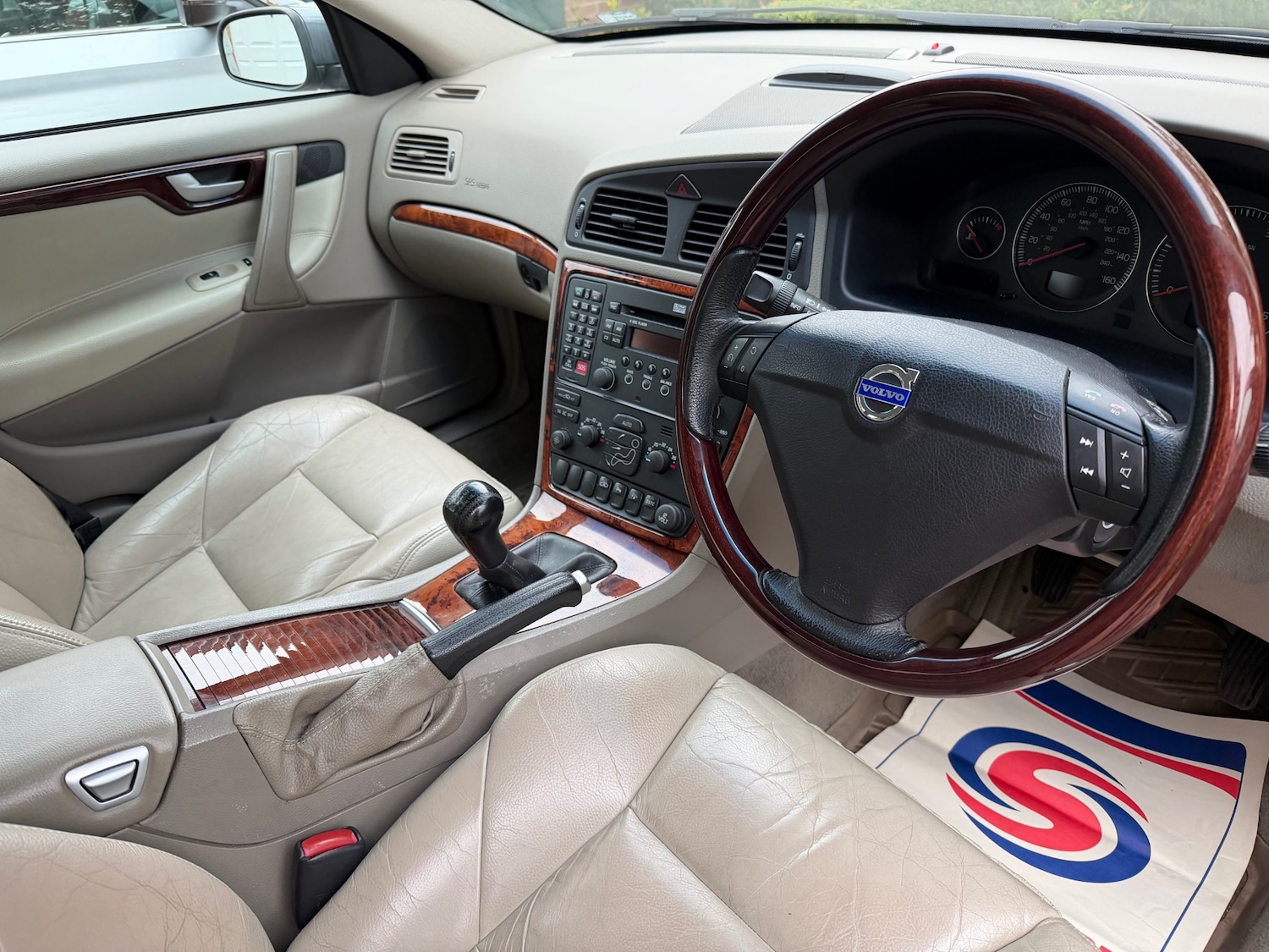 Used Volvo V70 2004 for sale - 76352303: Photo 16