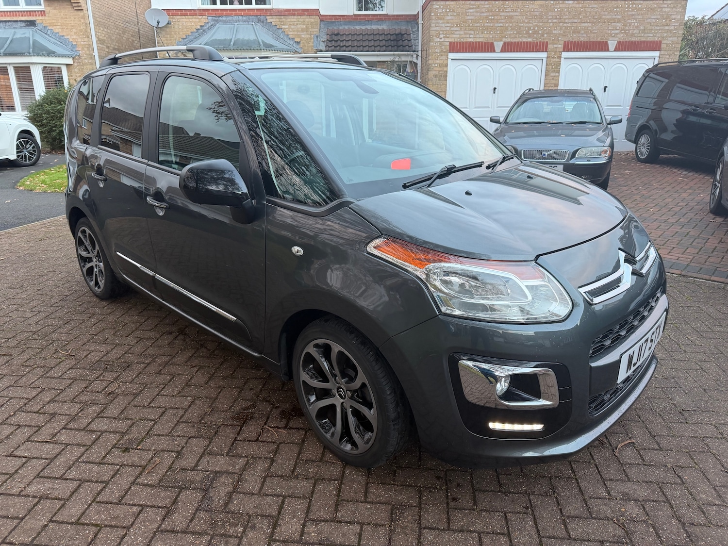 Used Citroen C3 Picasso 2017 for sale - 76684439: Photo 1