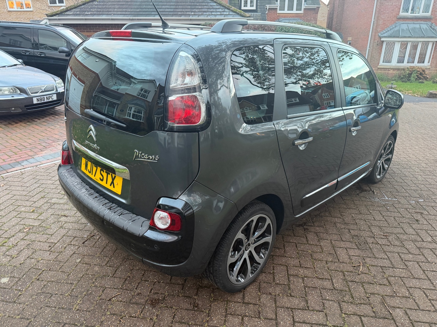 Used Citroen C3 Picasso 2017 for sale - 76684439: Photo 5