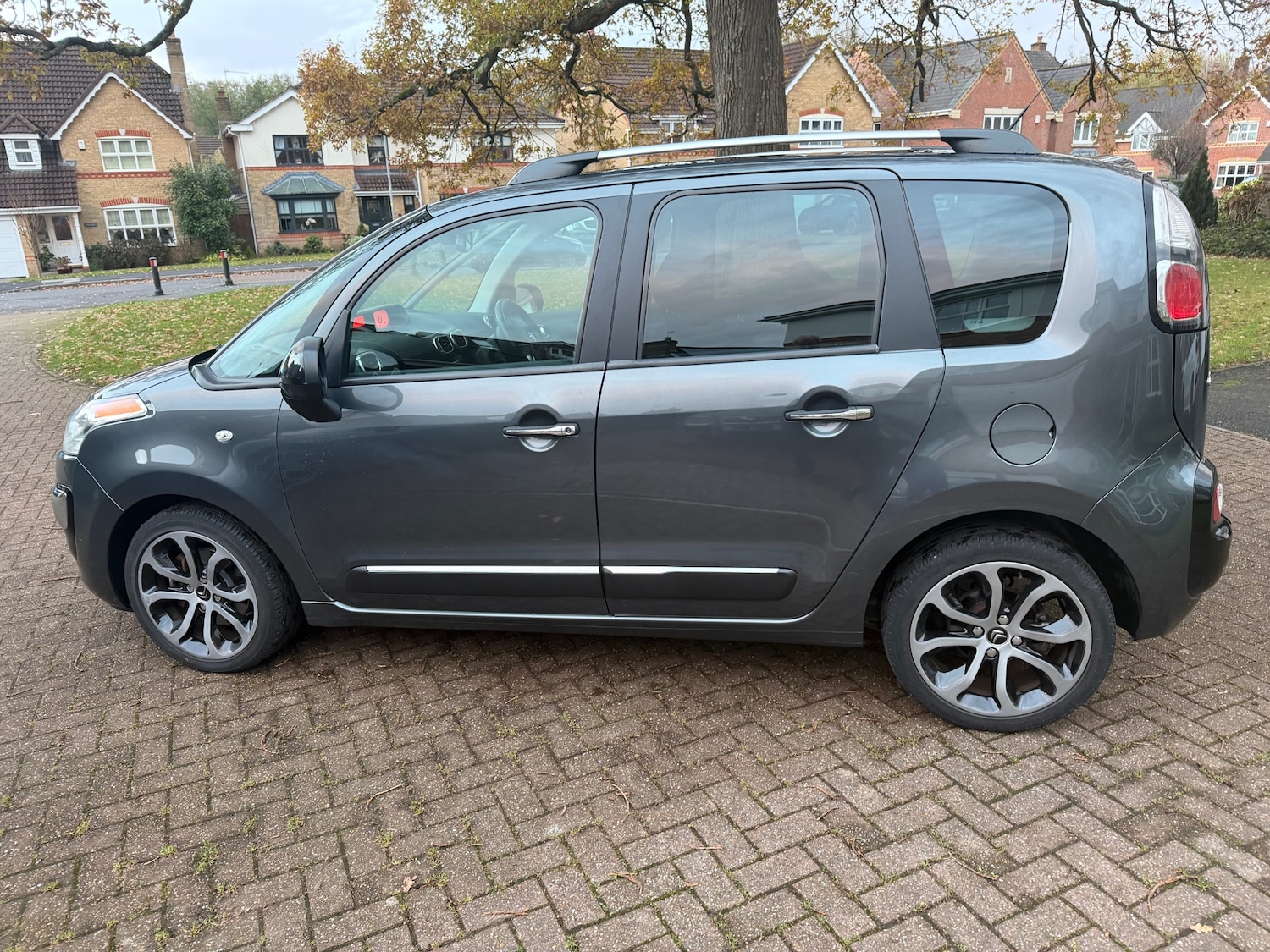 Used Citroen C3 Picasso 2017 for sale - 76684439: Photo 8