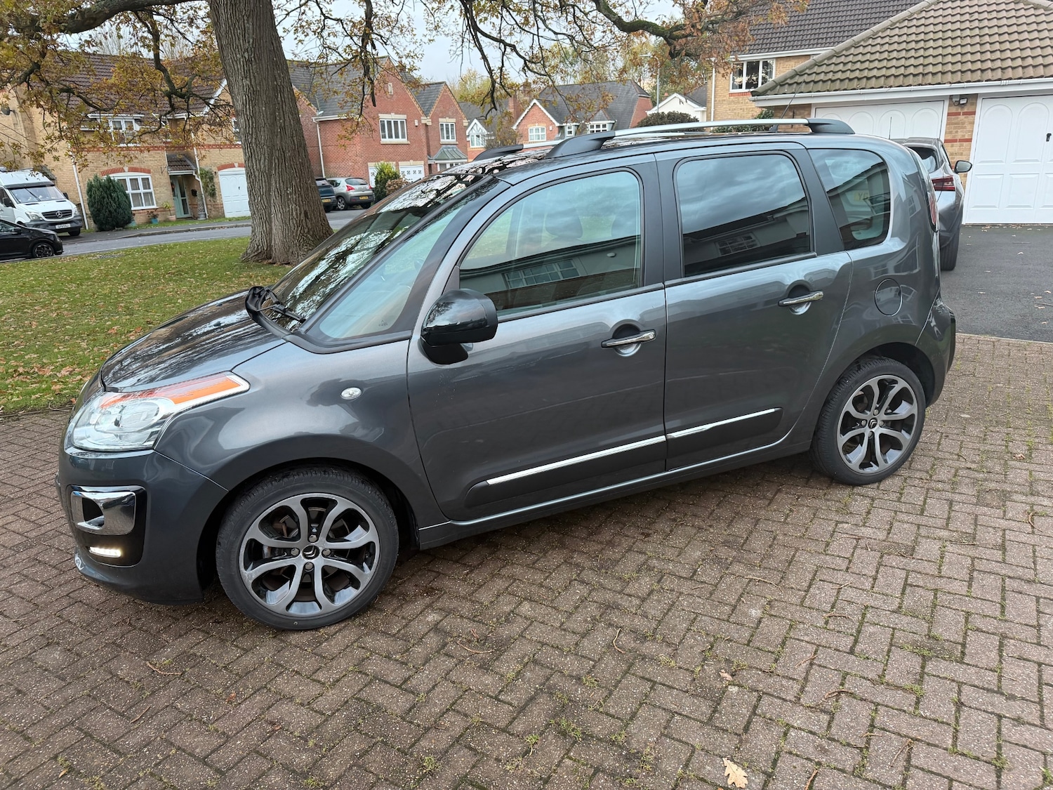 Used Citroen C3 Picasso 2017 for sale - 76684439: Photo 9