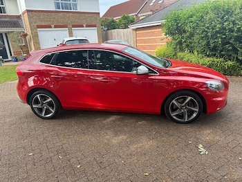 Used Volvo V40 2014 for sale - 77572506: Photo