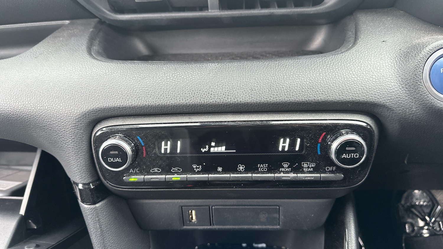 Used Toyota Yaris 2020 for sale - 77592645: Photo 25