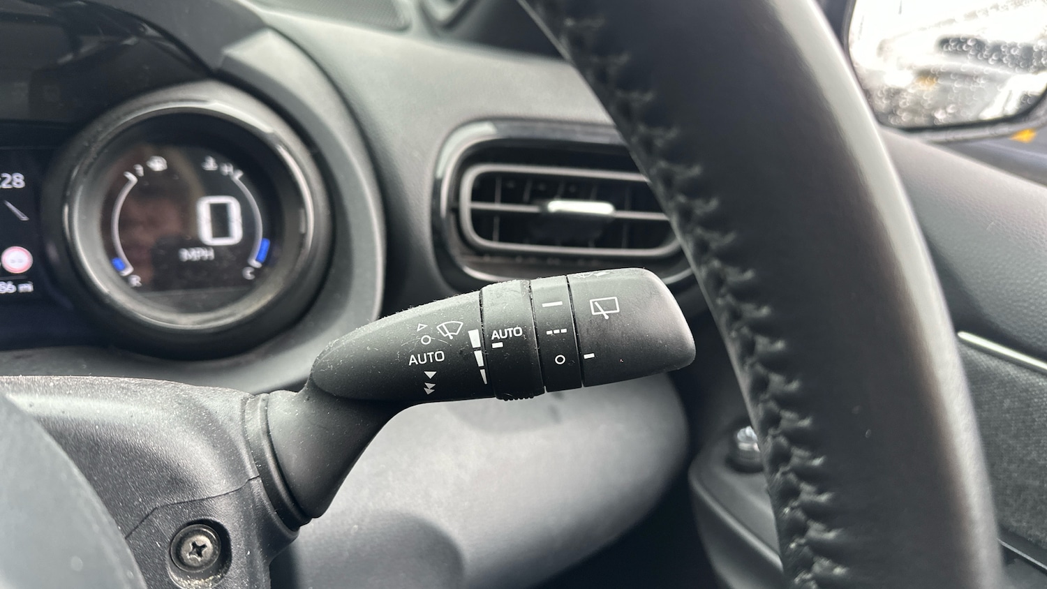 Used Toyota Yaris 2020 for sale - 77592645: Photo 29