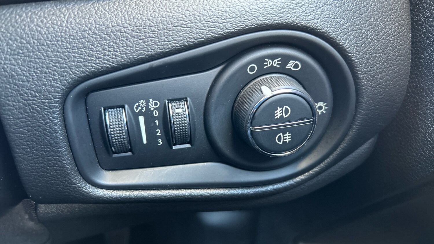 Used Jeep Renegade 2020 for sale - 76720391: Photo 22