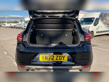 Used Renault Clio 2023 for sale - 76102758: Photo 4