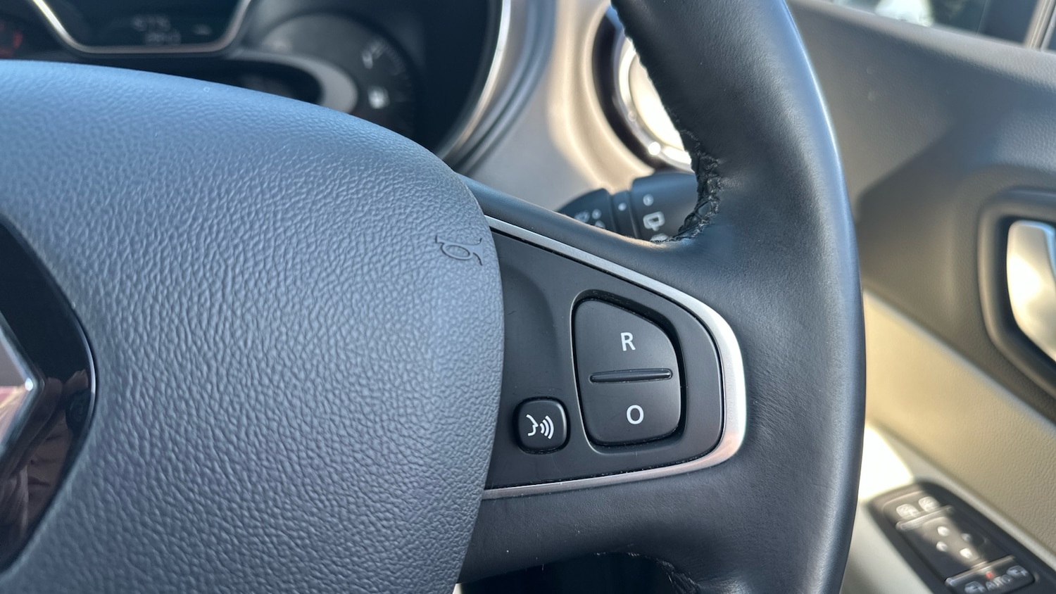 Used Renault Captur 2018 for sale - 77883811: Photo 25