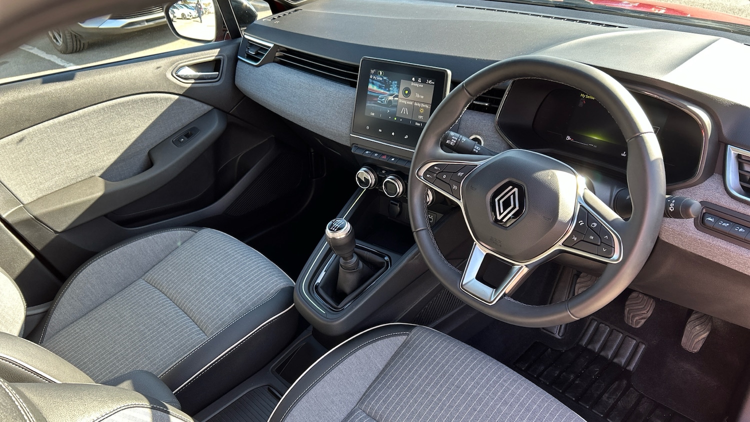 Used Renault Clio 2024 for sale - 78093385: Photo 11