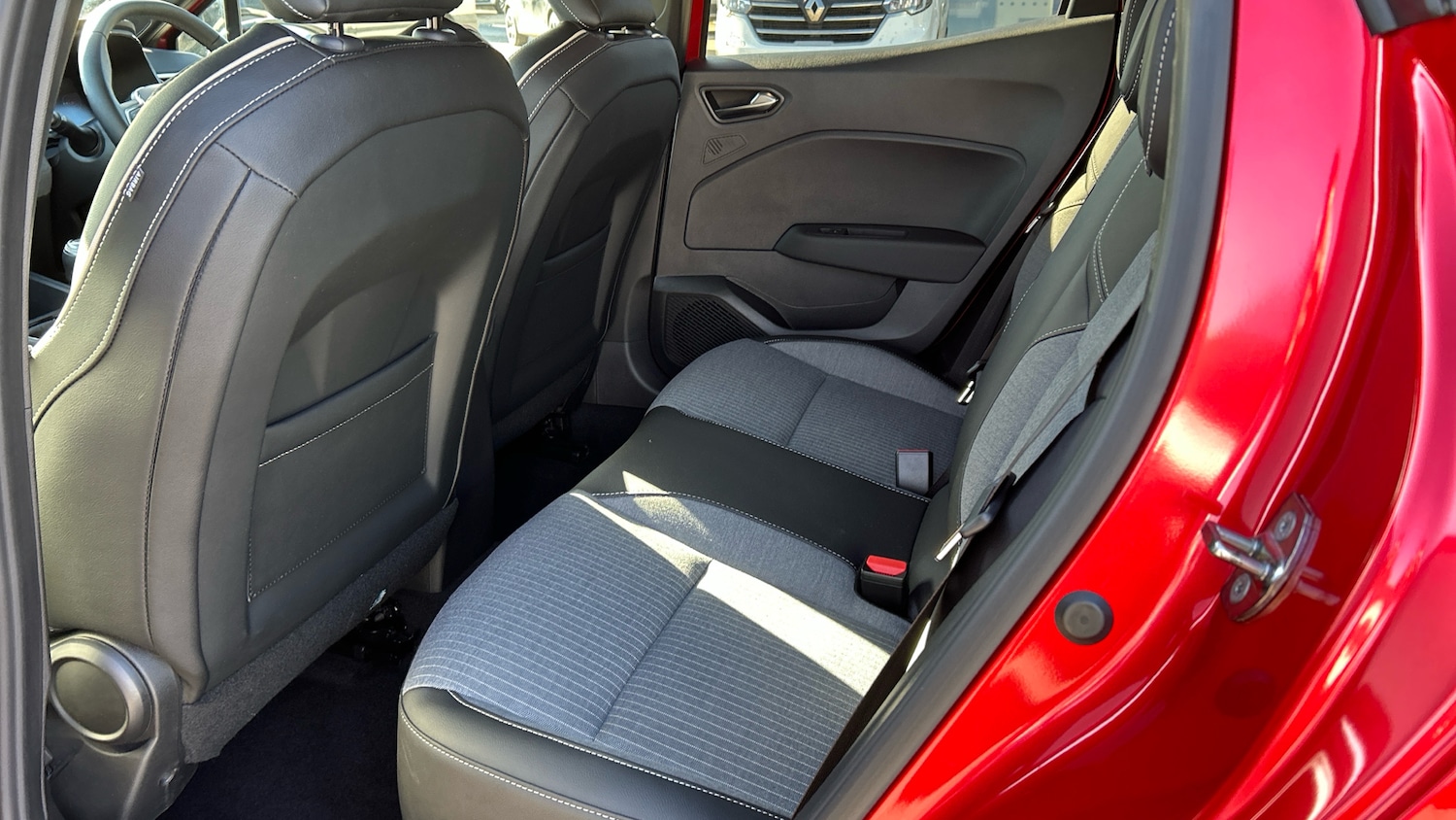 Used Renault Clio 2024 for sale - 78093385: Photo 16