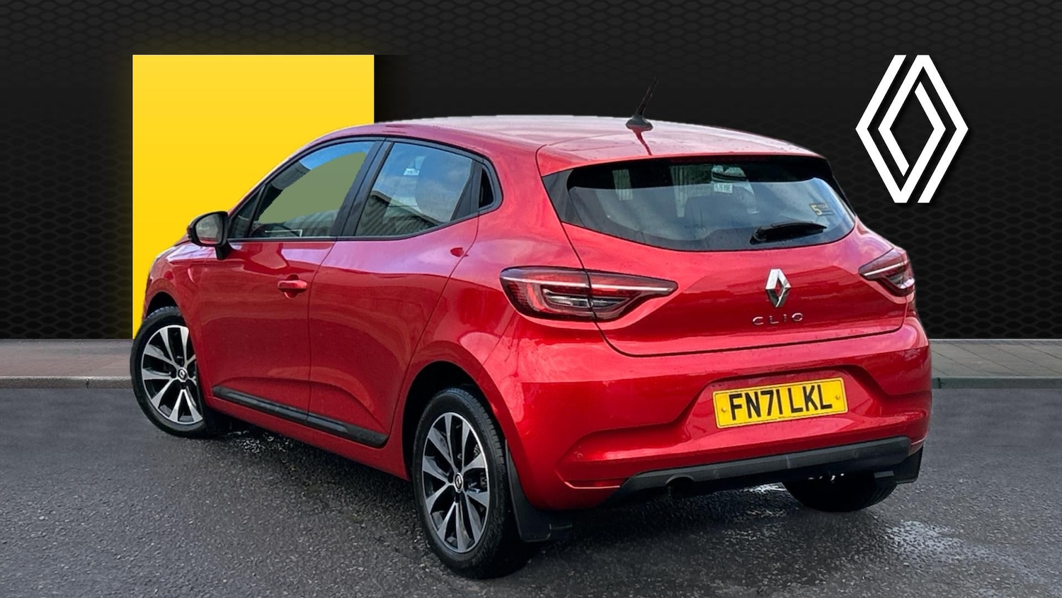 Used Renault Clio 2021 for sale - 76428606: Photo 2