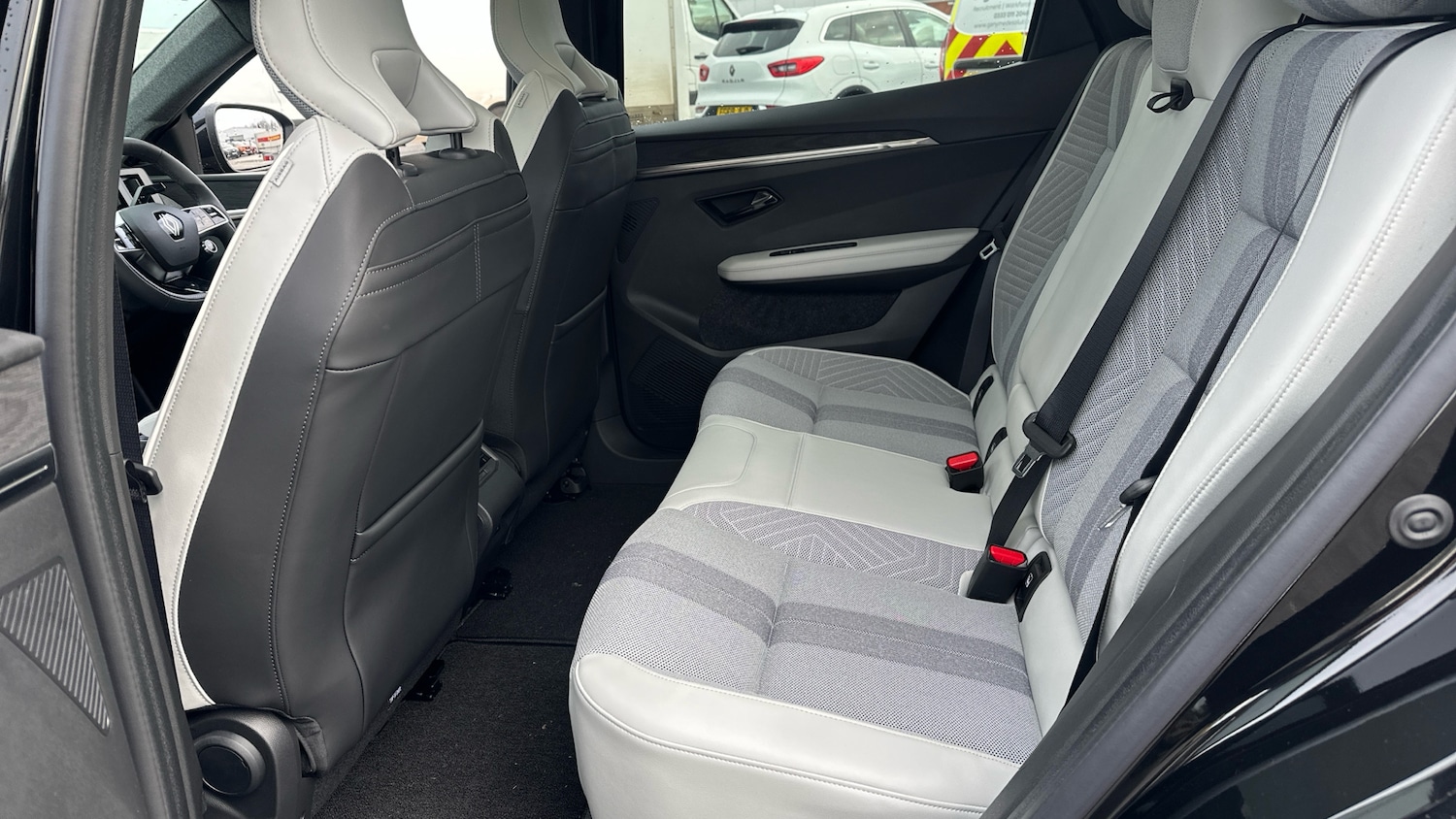 Used Renault Scenic E-Tech 2025 for sale - 77323827: Photo 16